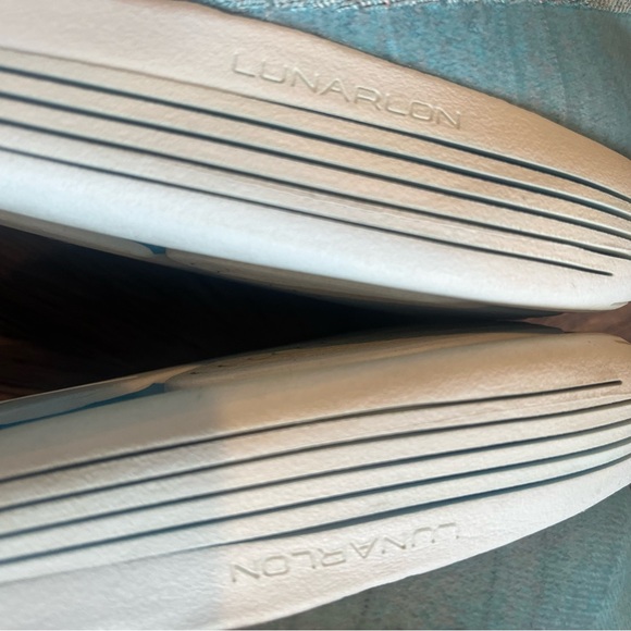 Nike Lunar Epic Low Flyknit Women’s Sz 9.5 M Shoes Grey Glacier Blue - Picture 9 of 10